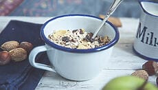 Muesli ai semi di canapa girasole lino e nocciole