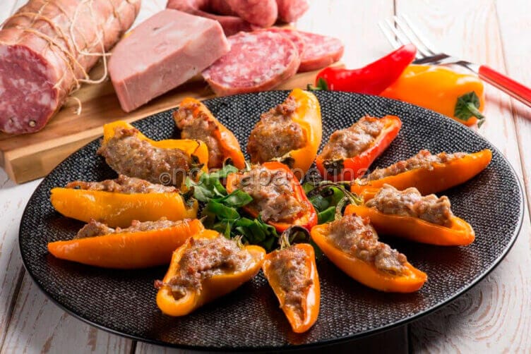 Stuffed Bell Peppers: A Tasty Recipe for a Tasty Lunch