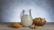 Latte di arachidi, bevanda nutriente ed energetica