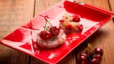 Assaggiamo la tartare di branzino con insalata di cedro! Assaggiamo la tartare di branzino con insalata di cedro!