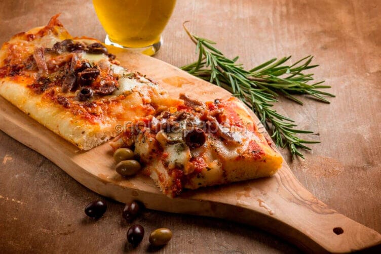 Pizza senza glutine con sgombri Pizza senza glutine con sgombri