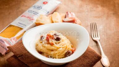 Spaghetti con olive greche e rigatino