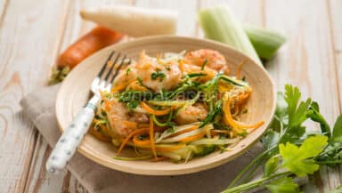 Spaghetti di verdura con mazzancolle