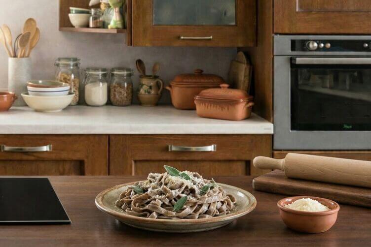 tagliatelle di grano saraceno burro e salvia tagliatelle di grano saraceno burro e salvia
