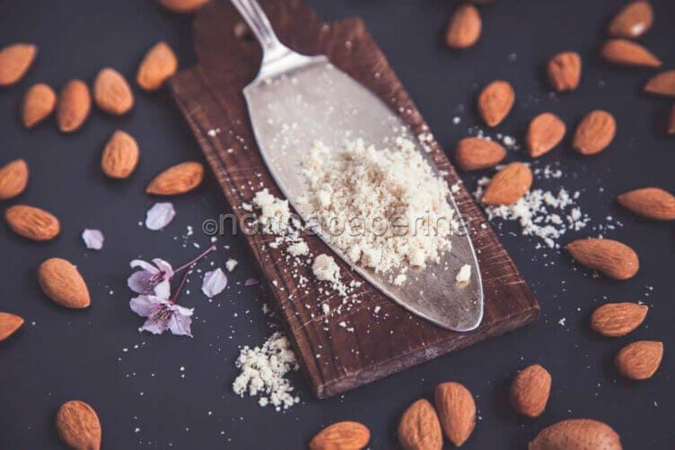 cucchiaio di farina di mandorle farina di mandorle