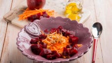 Insalata di barbabietole e carote, un mix nutriente