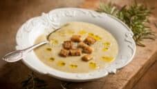 Crema di cicerchie al rosmarino, una vera bontà! Crema di cicerchie al rosmarino, una vera bontà!