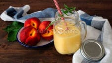 Frappè di pesca: il pieno di vitamine Frappè di pesca: il pieno di vitamine