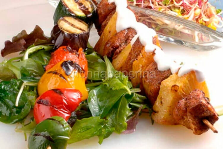 Spiedini di tacchino al forno con verdure spiedini di tacchino al forno