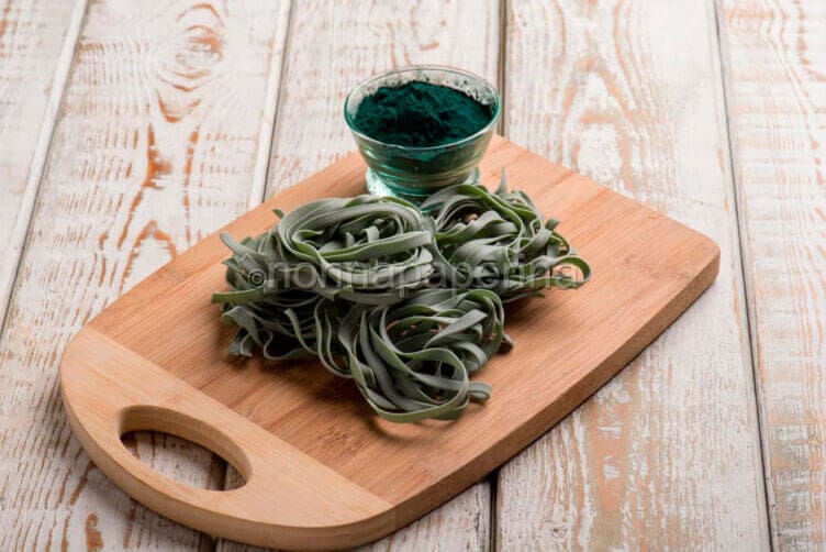 Tagliatelle con la spirulina, integratore naturale Tagliatelle con la spirulina