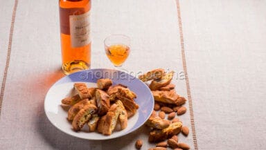 Cantucci con mandorle e bacche di Goji