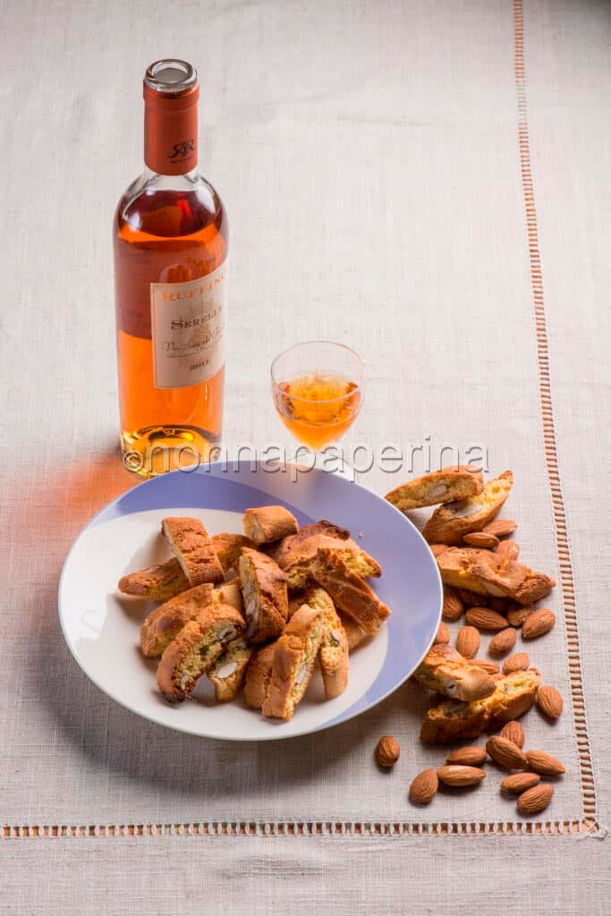 Cantucci con mandorle e bacche di Goji Cantucci con mandorle e bacche di Goji