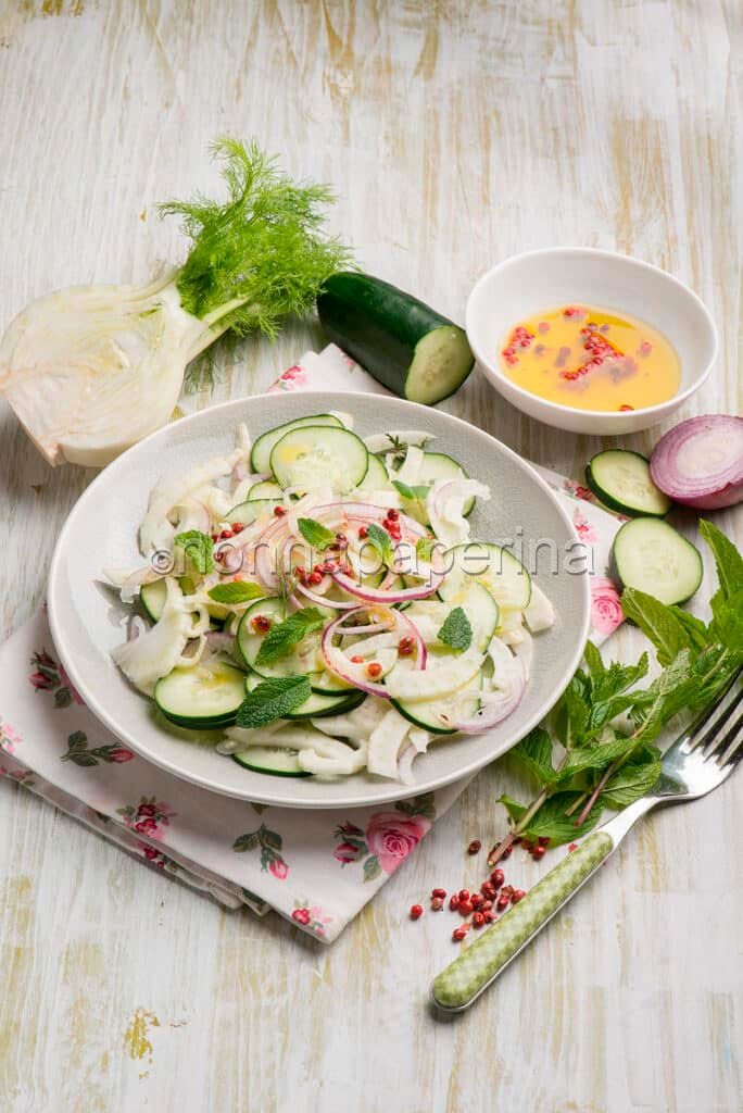 Insalata con cetrioli e finocchi Insalata con cetrioli e finocchi
