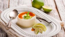 Panna cotta al lime: una golosità al cucchiaio