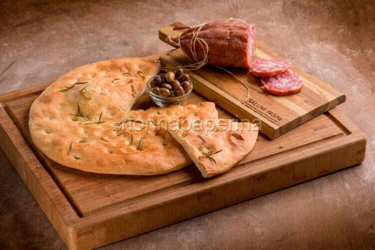 Focaccia genovese: la ricetta per uno spuntino delizioso Focaccia genovese