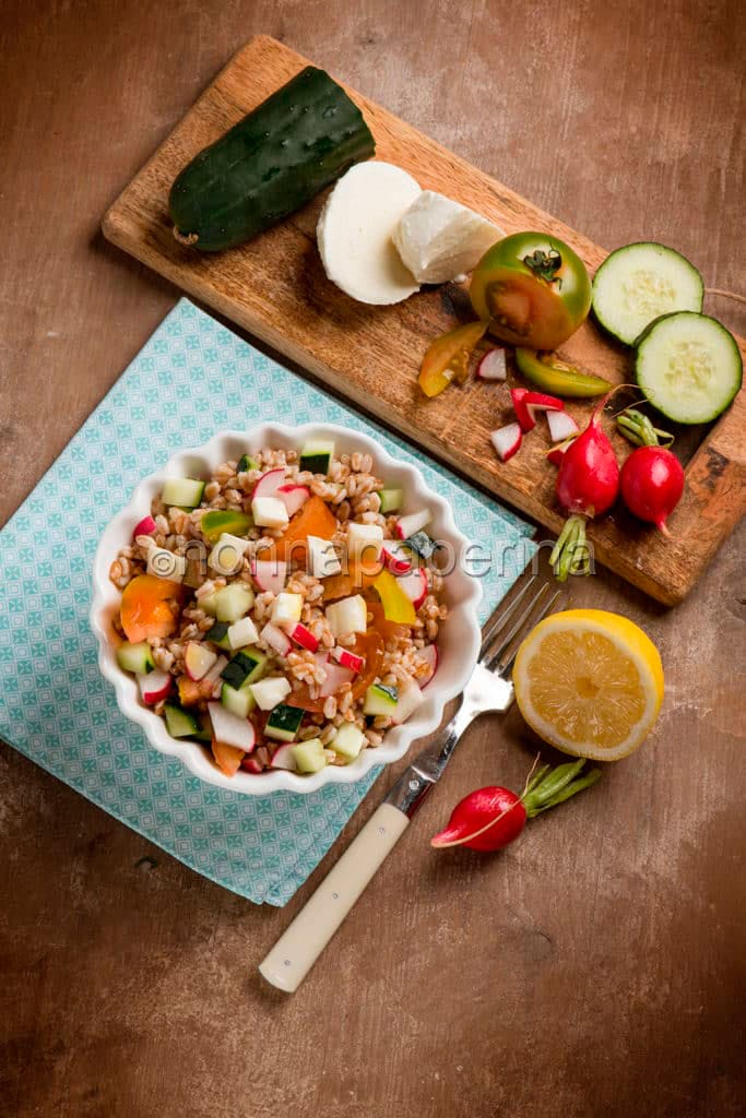 insalata di farro con cetrioli insalata di farro con cetrioli