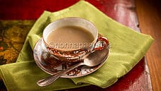 Latte di Yak o Latte di dri e il tè tibetano al burro di yak Latte di Yak o Latte di dri e il tè tibetano al burro di yak