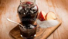 Confettura di ribes nero : profumo di antichi sapori