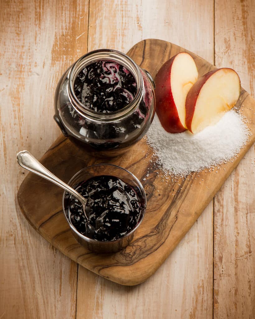 Confettura di ribes nero Confettura di ribes nero