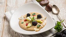 Crema pasticcera con farina di castagne, un dessert corposo