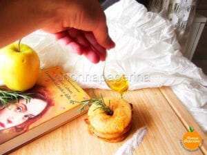 Frittelle alle mele con miele al rosmarino Frittelle alle mele con miele al rosmarino