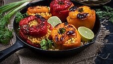 Melanzane e peperoni con cous cous, una cena con i fiocchi