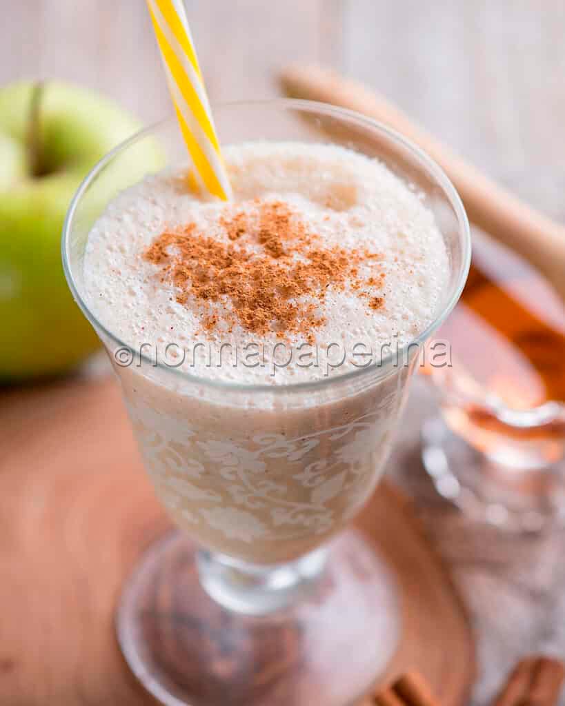 Smoothie di mele e cannella