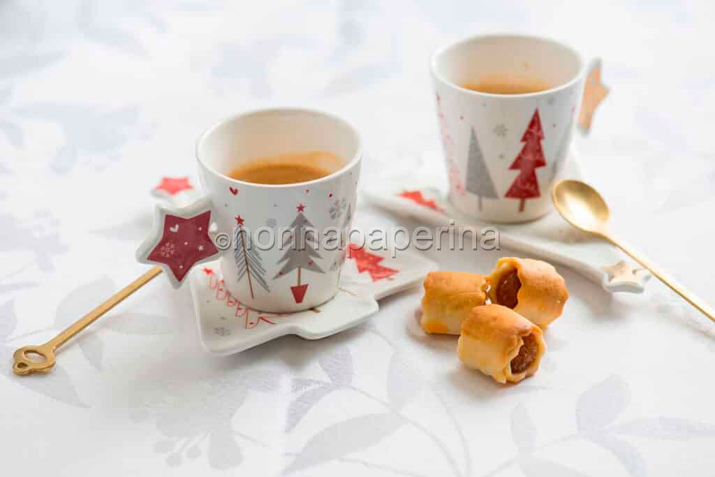 Biscottini di frolla ripieni