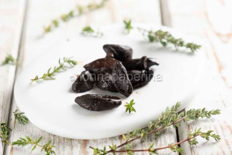 Aglio nero, una variante perfetta del famoso bulbo aglio nero