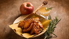 Frittelle alle mele con miele profumato al rosmarino Frittelle alle mele con miele profumato al rosmarino