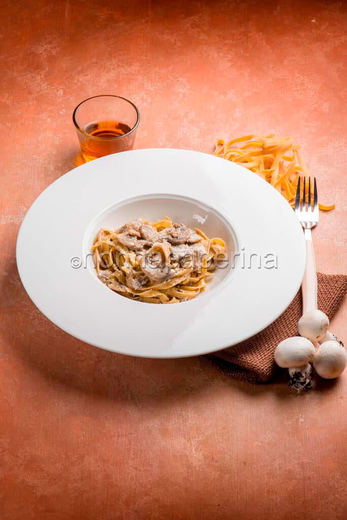 Tagliatelle ai funghi champignon