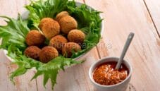 Falafel al forno, delle polpettine di ceci senza glutine Falafel al forno, delle polpettine di ceci senza glutine