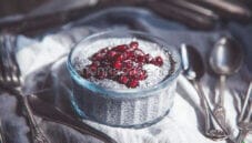 Pudding con semi di chia, melograno e cocco! Pudding con semi di chia, melograno e cocco!