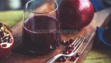 Succo di melograno e cocco: un pieno di vitamine Succo di melograno e cocco: un pieno di vitamine