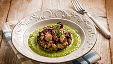 Tartare di melanzane su crema di fave, un secondo squisito