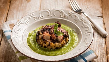 Tartara di melanzane su crema di fave con polpo