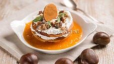 Cialde alle castagne con ricotta e coulis, una vera delizia