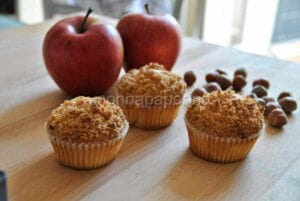 Tortini alle mele con crumble di nocciole Tortini alle mele con crumble di nocciole