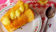 Babà con crema e bagna al limoncello, un vera delizia Babà con crema e bagna al limoncello, un vera delizia