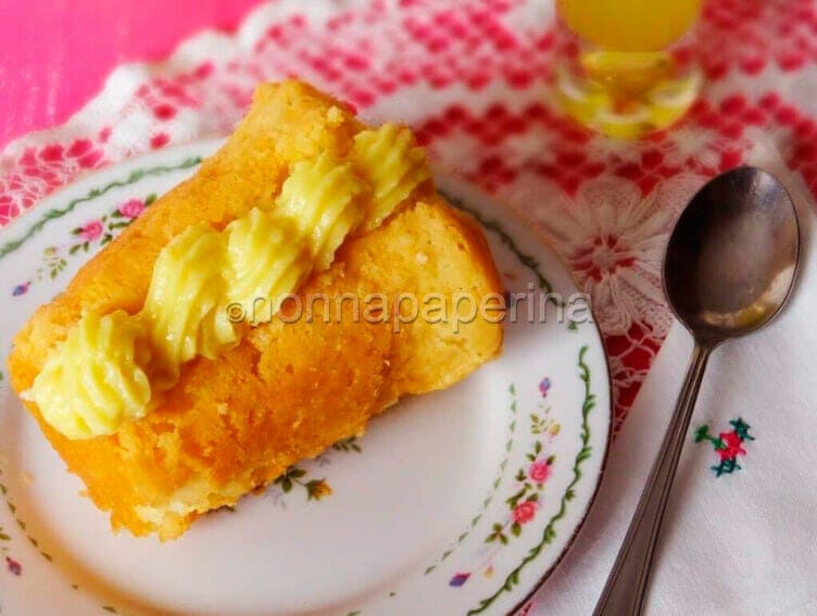 Baba con crema e bagna al limoncello