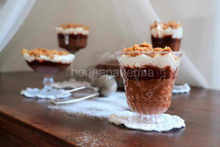 Cioccolato fragole e pistacchi