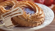 Occhi di bue alla canapa sativa, dei dolcetti per celiaci Occhi di bue alla canapa sativa, dei dolcetti per celiaci