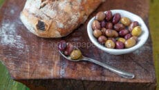 Pane alle olive taggiasche