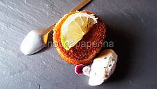 Pudding alla ricotta e limone con sciroppo, un dolce goloso