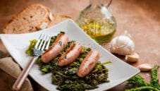 Piatto da buongustai? Salsicciotti con cime di rapa! Piatto da buongustai? Salsicciotti con cime di rapa!