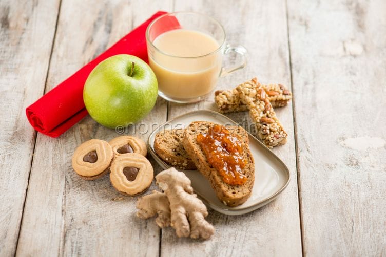 Centrifugato di mela verde, sedano e succo di aloe Centrifugato di mela verd