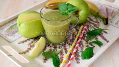 Frullato di spinaci mango e banana