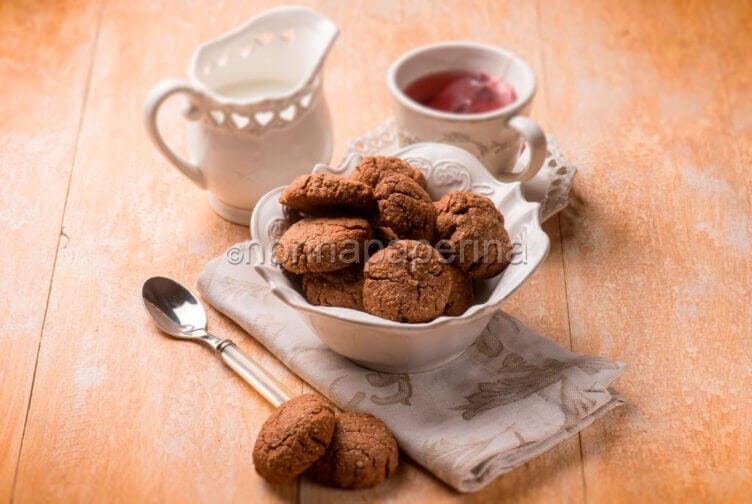 Biscotti con fiocchi di avena per una colazione gustosa Biscotti con fiocchi di avena