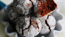 Pasticcini al cacao con farina di riso e mandorle