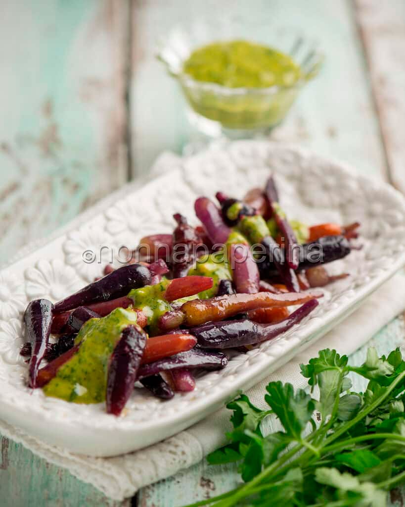 Carote glassate in salsa verde